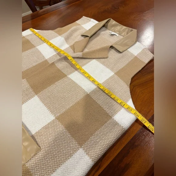 NWOT Tan and Cream Checkered Women's sweater long length vest. Size 24W - Picture 9 of 10